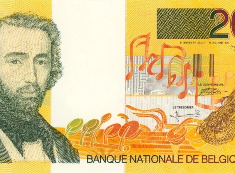 Geldschein mit Illustrationen eines bärtigen Mannes in der Mode des 19. Jahrhunderts sowie einem Saxophon und Musiknoten