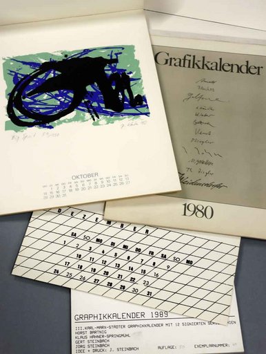 Graphikkalender Zu sehen sind die sich überlappenden Blätter von vier Graphikkalendern, auf zweien von ihnen ist die Jahreszahl (1980 beziehungsweise 1989) erkennbar.