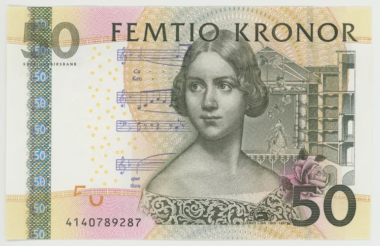 Banknote über 50 schwedische Kronen, die eine elegante junge Frau im Stil des 19. Jahrhunderts sowie Musiknoten zeigt