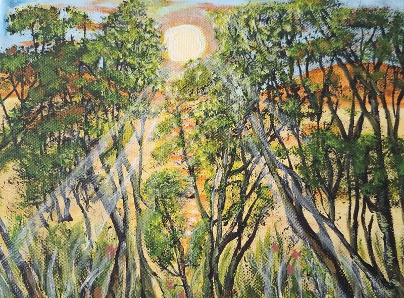 Gemälde von Sonnenstrahlen, die durch hohe Baumkronen fallen und den warmen Waldraum erhellen
