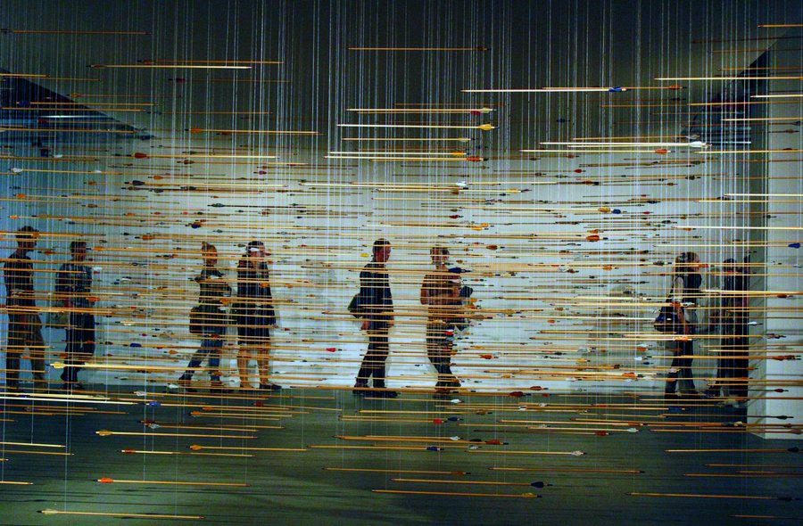 Ausstellung 'Die Zeit drängt, Von nirgends nirgendwohin, Installation von Ivan Kafka