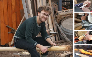 Ein junger Mann sitzt schnitzend auf einem Baumstamm, daneben vier kleinere Detailfotos zum Schnitzen eines Holzlöffels
