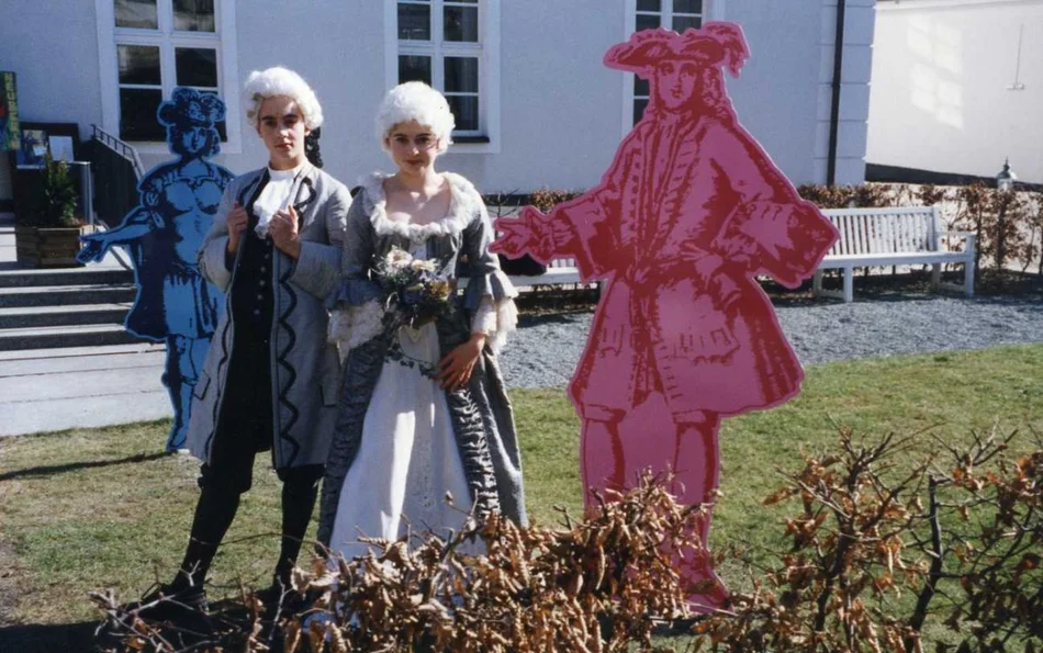 Lessing und Neuberin im Vorgarten