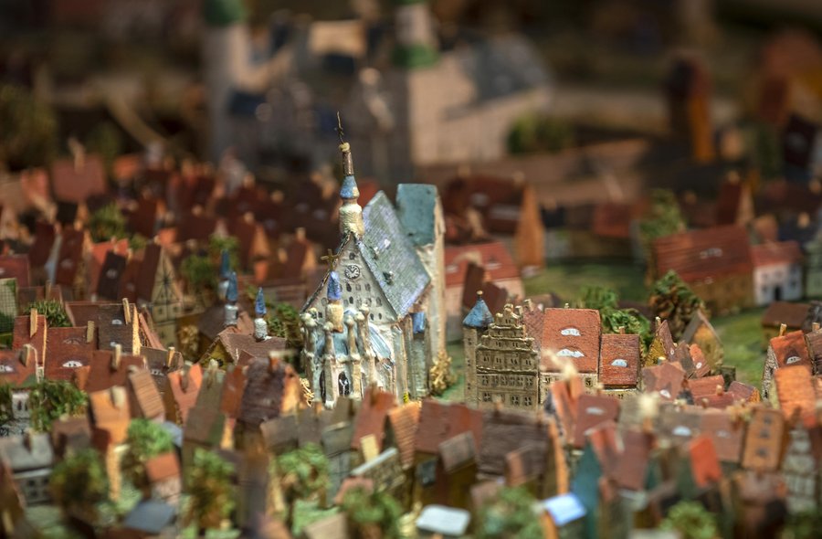 Das Foto zeigt eine Detailansicht des Stadtmodells im Stadt- und Bergbaumuseums Freiberg.