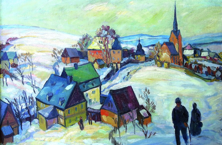 Im Vordergrund stehen zwei Figuren auf einer verschneiten Anhöhe und blicken hinunter in Richtung eines Dorfes mit Gehöften, Häusern und einer Kirche; am Horizont erstrecken sich verschneite Hügel.
