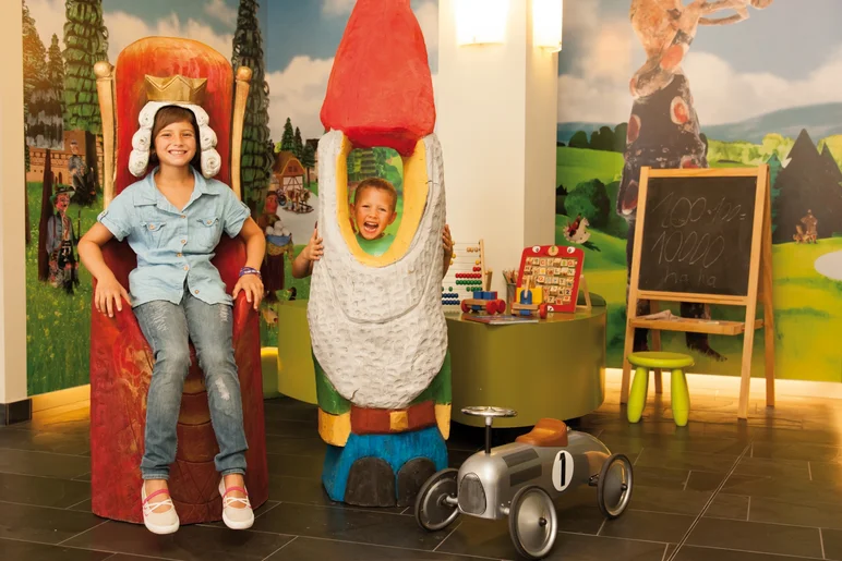 Das Foto zeigt Kinder in der Manufaktur der Träume.