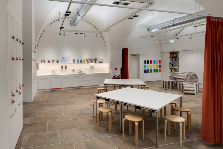 Das Foto zeigt den Lernort Albertinum, den Raum für Kunstvermittlung innerhalb des Albertinums der Staatlichen Kunstsammlungen Dresden.