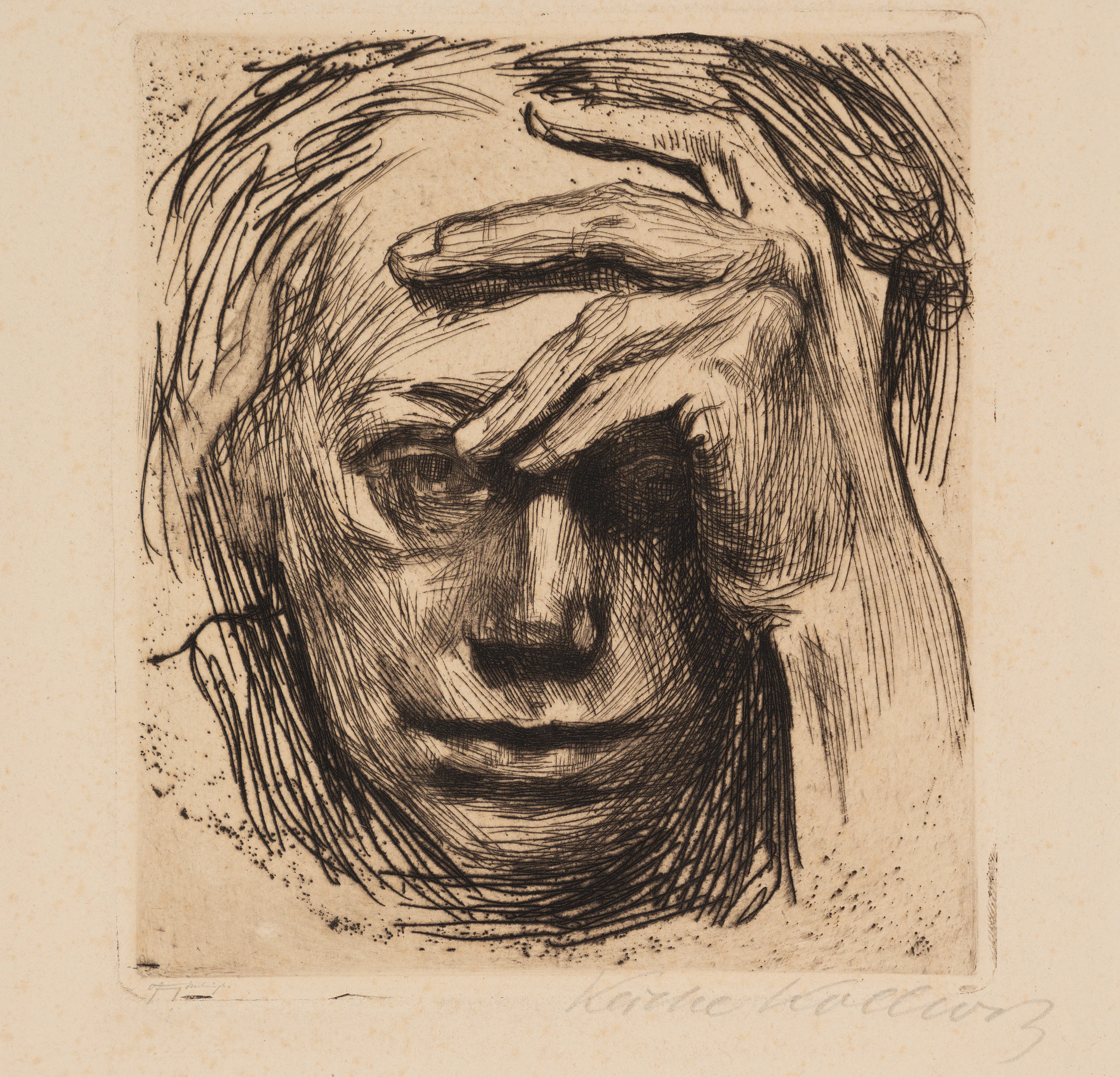 Käthe Kollwitz: Selbstbildnis mit der Hand an der Stirn, 1910, Radierung, Kunstsammlungen Chemnitz In schwarzen Strichen ausgeführte Grafik eines traurig und nachdenklich blickenden, fast männlich wirkenden Frauengesichts