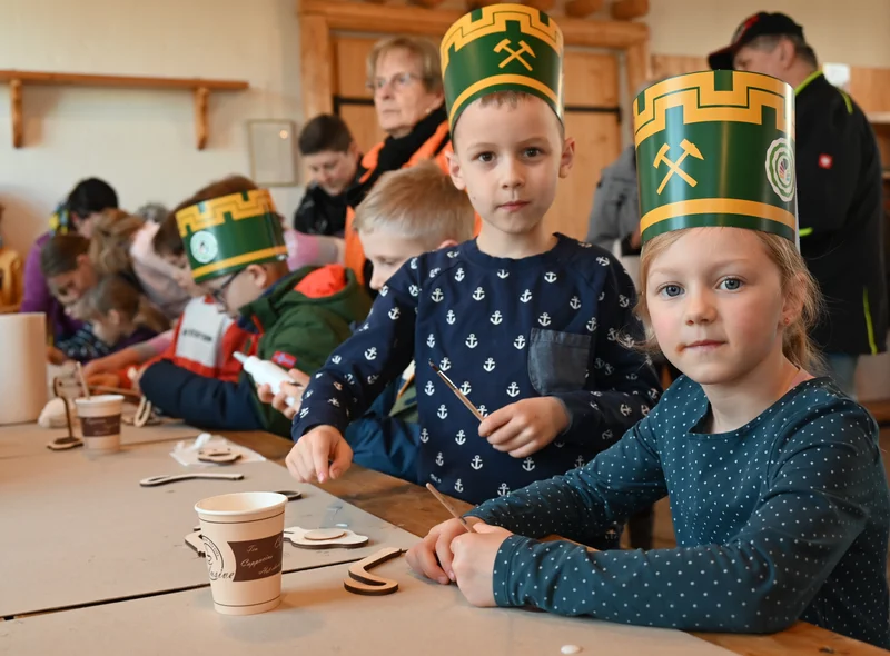 Werkstattstimmung mit Bastelangebot für Kinder zum Thema Bergbau im Pferdegöpel auf dem Rudolphschacht, Lauta bei Marienberg