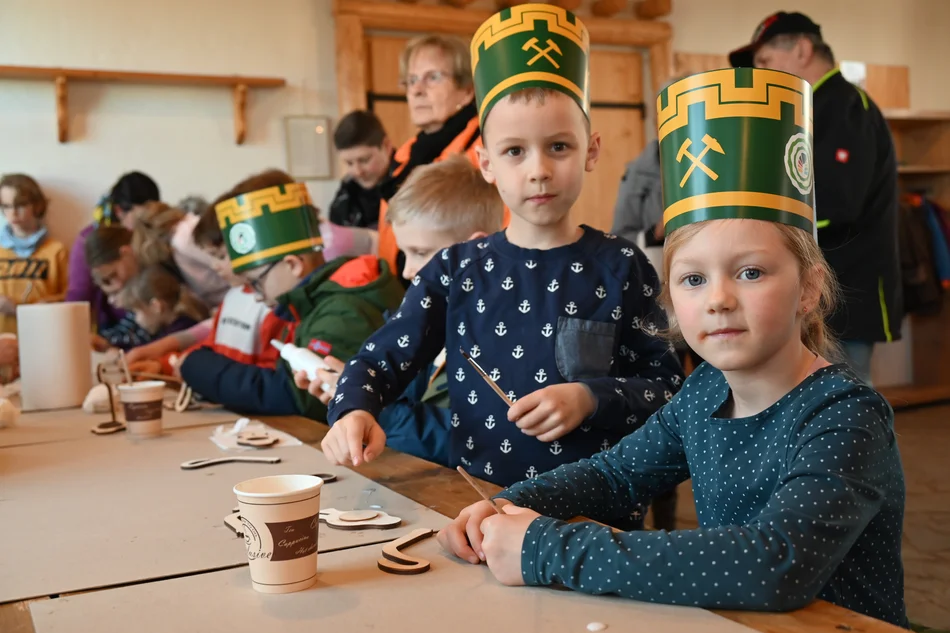 Kreativangebot zum Thema Bergbau Werkstattstimmung mit Bastelangebot für Kinder zum Thema Bergbau im Pferdegöpel auf dem Rudolphschacht, Lauta bei Marienberg