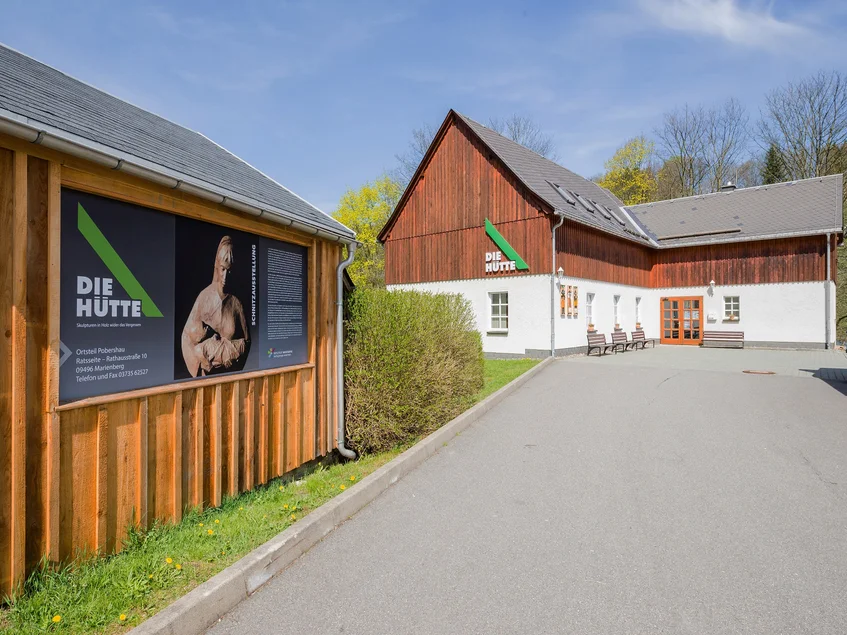 Schnitzausstellung Galerie 'Die Hütte'