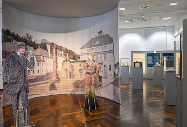 Sonderausstellung „Grossmann200. Denkmal für einen Wegbereiter der Glashütter Uhrenindustrie“ Blick in den Sonderausstellungsraum im Deutschen Uhrenmuseum Glashütte