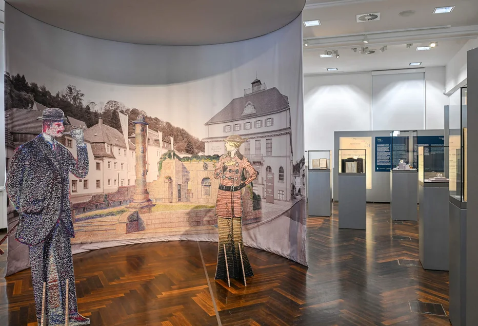Sonderausstellung „Grossmann200. Denkmal für einen Wegbereiter der Glashütter Uhrenindustrie“ Blick in den Sonderausstellungsraum im Deutschen Uhrenmuseum Glashütte