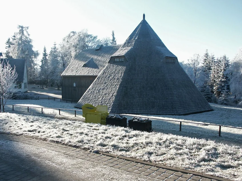 Pferdegöpel mit Raureif