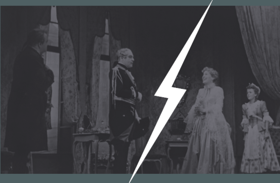 Historisches Szenenfoto aus der Aufführung von Lessings Theaterstück "Minna von Barnhelm oder das Soldatenglück", welches von einem SS-runen-artigen Blitz durchkreuzt wird
