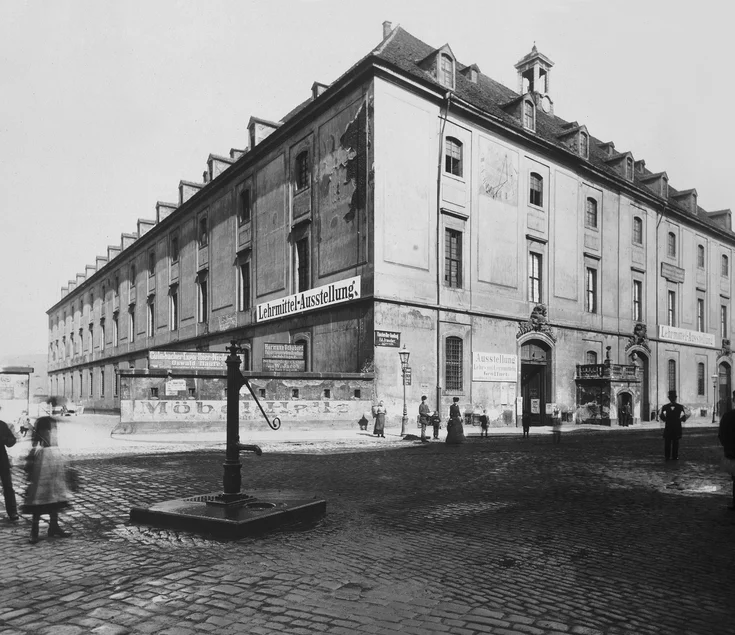 Dresden, Das alte Zeughaus. Fotografie von Hermann Krone, 1884