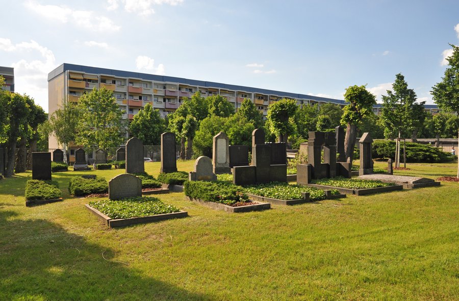 Das Foto zeigt einen Teil des jüdischen Friedhofs an der Muskauer Straße in Bautzen.