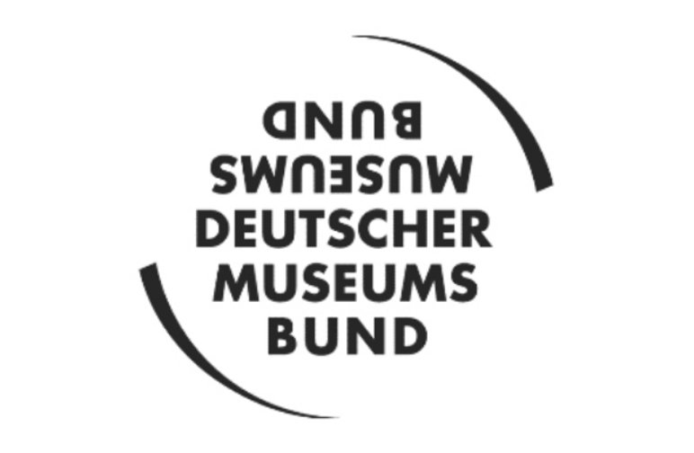 Wortmarke des Deutschen Museumsbundes, in dem die Worte kreisförmig angeordnet sind