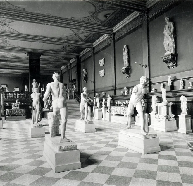 Albertinum, Sammlung der Originalbildwerke, Saal der vier Kämpfer, 1905