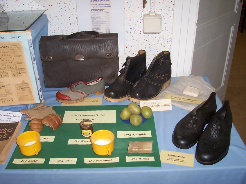 Sonderausstellungsraum, Schülerleben nach 1945