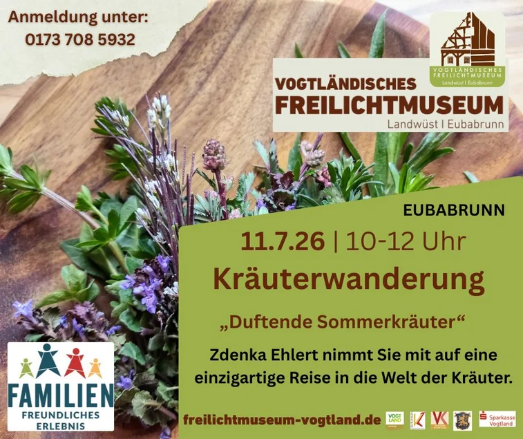 Veranstaltungsplakat Plakatmotiv für die Kräuterwanderung sind Wildkräuter auf einem Schneidbrett.