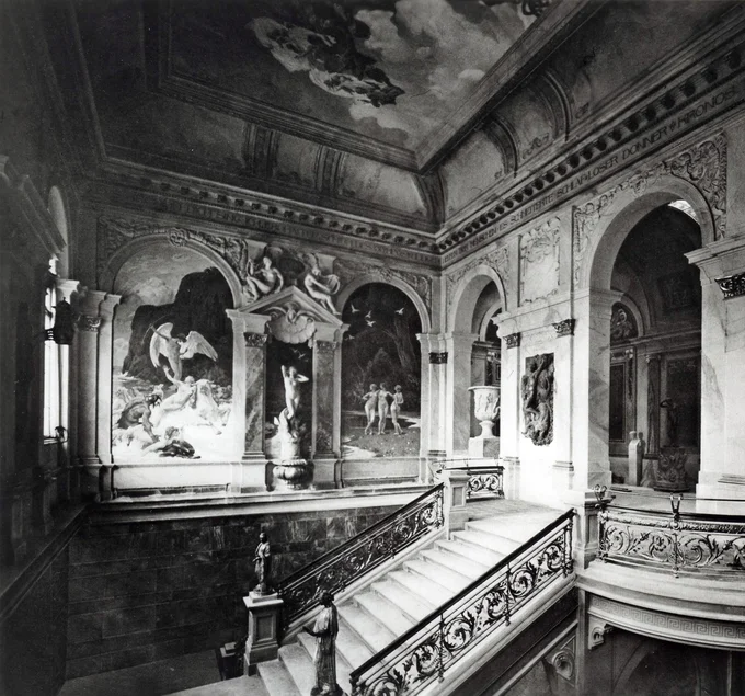 Treppenhaus im Albertinum mit dem Blick zur Wand der Schönheit, Ausstattung 1900-1904, zerstört 1945
