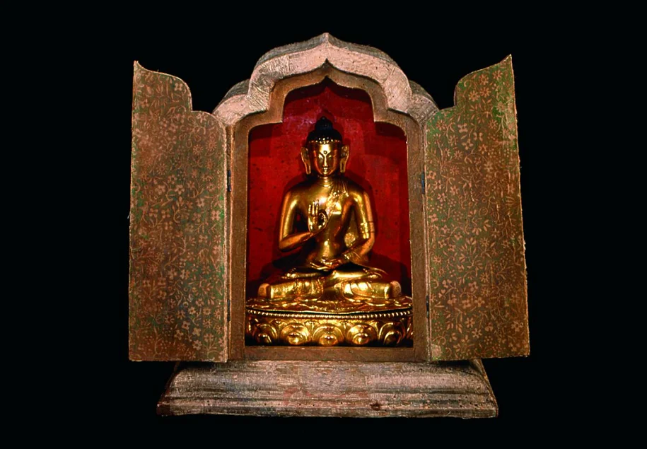 Altar-Schrein, Darstellung eines Buddha im Lotussitz, Kalmyken