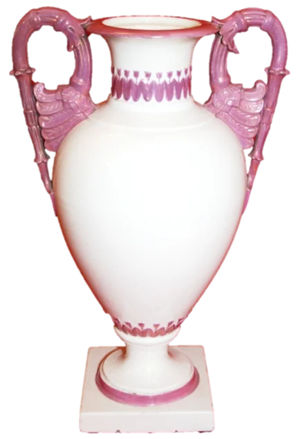 Weiße Porzellan-Vase mit rosafarbenen Verzierungen aus der Fabrik Hubertusburg