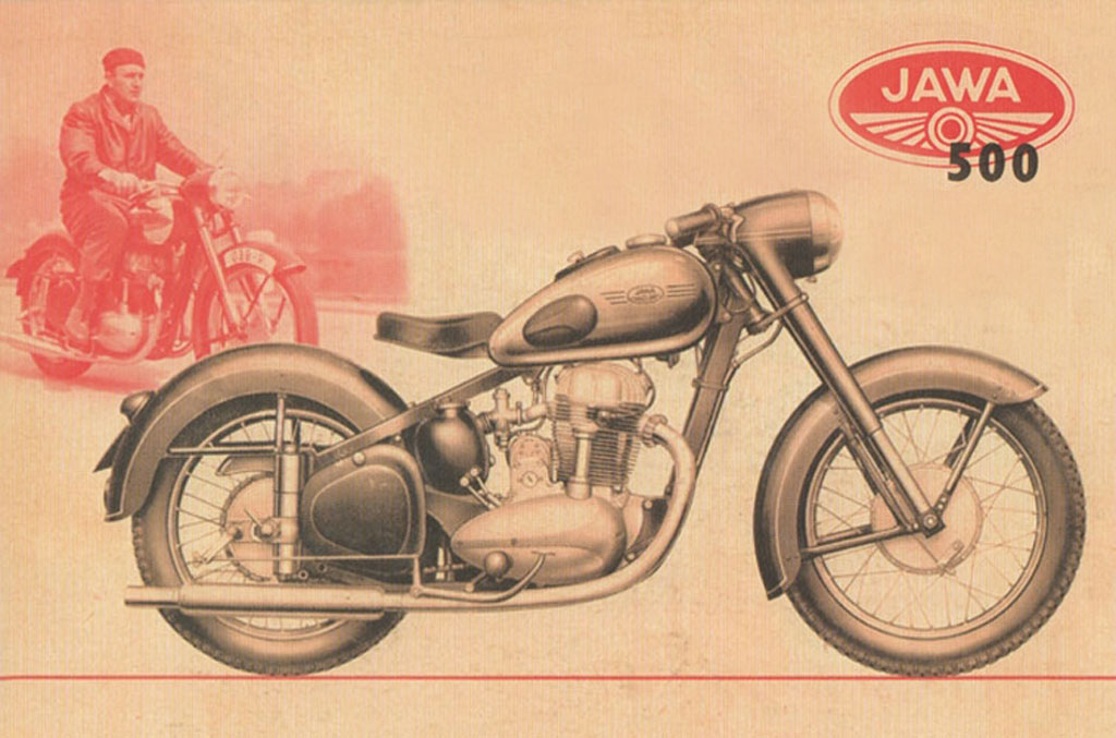 Historische Werbegrafik mit einer Schwarzweiß-Zeichnung eines Motorrads im Vordergrund und der Zeichnung eines Motorradfahrers links dahinter. Rechterhand ist ein ovales Logo mit der Inschrift "Jawa 500" abgebildet.